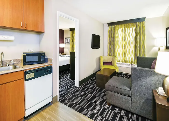 La Quinta Inn & Suites By Wyndham The Woodlands Spring