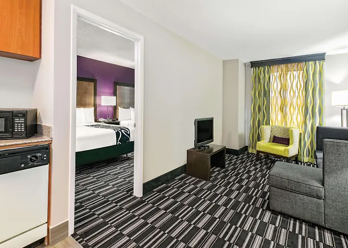 La Quinta Inn & Suites By Wyndham The Woodlands Spring