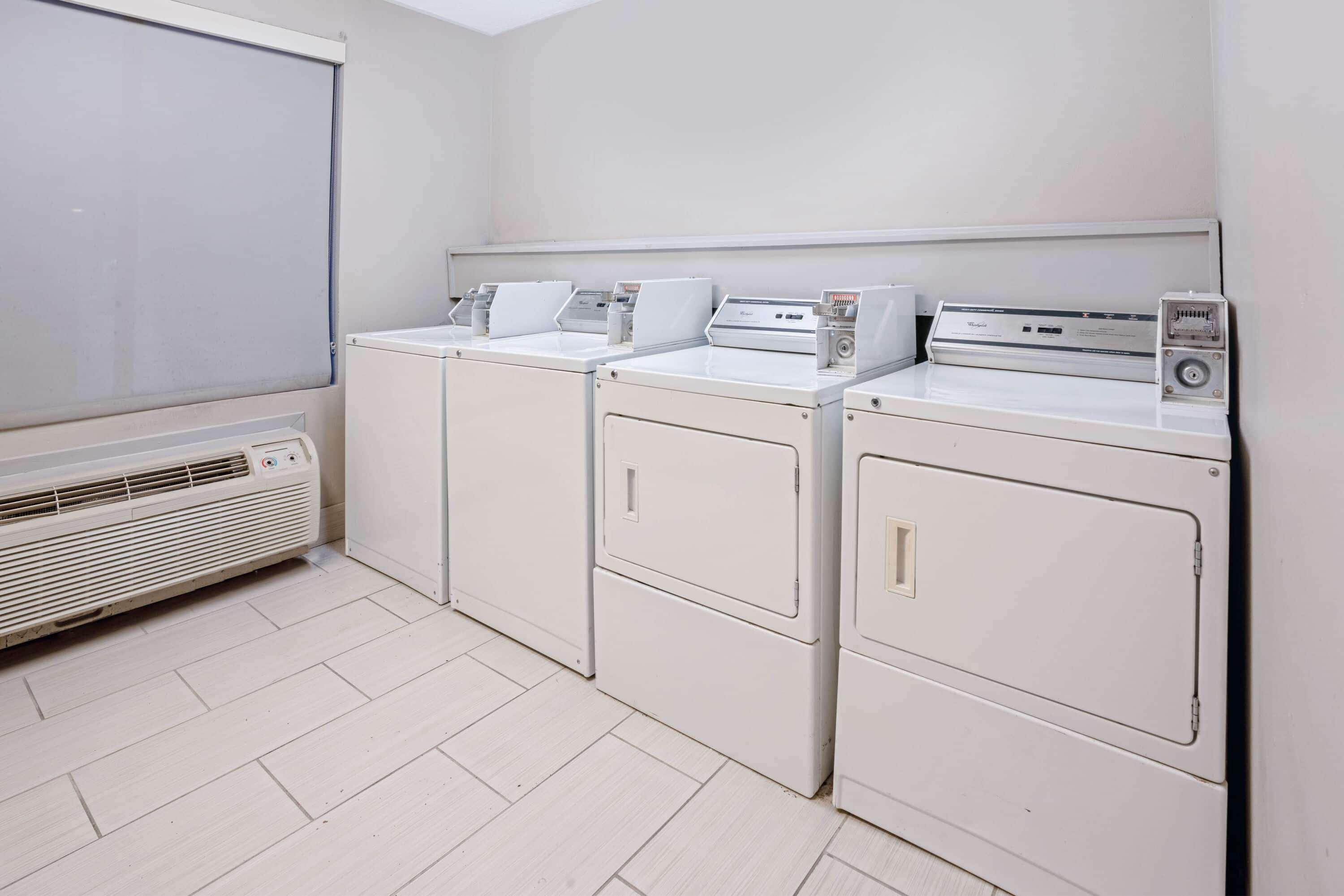 La Quinta & By Wyndham Spring Hotel 3*