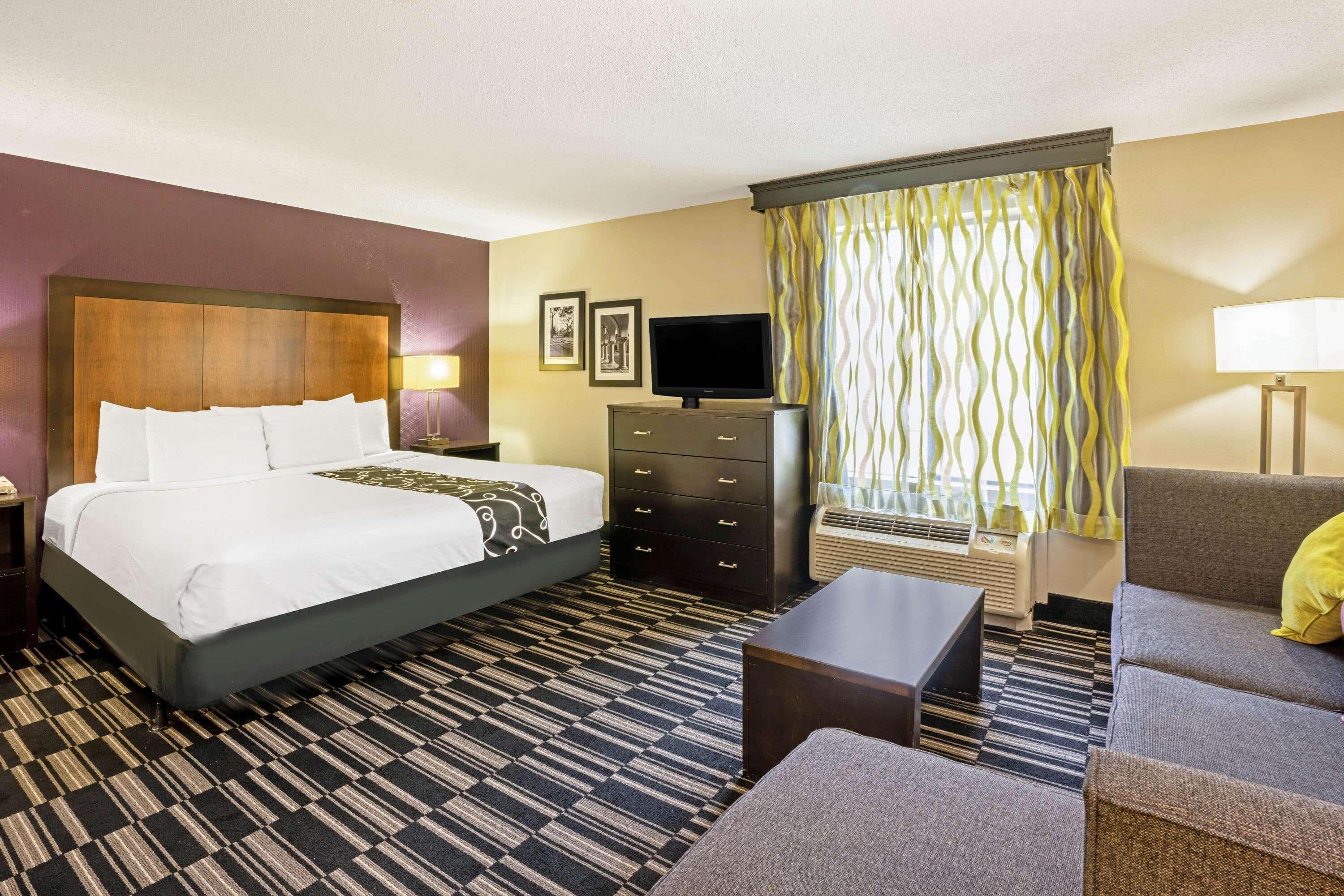 La Quinta & By Wyndham Spring The Woodlands